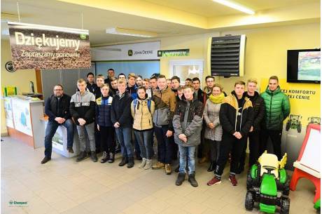 Uczymy się od najlepszych - mechanicy i rolnicy z Międzyświecia w Chempeście.