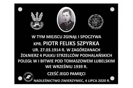 Uroczystość odsłonięcia tablicy na mogile kpr. Piotra Szpyrki podoficera 4 Pułku Strzelców Podhalańskich z Cieszyna