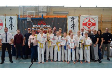 Siedem medali Cieszyńskich Karateków na Mistrzostwach Makroregionu Śląskiego