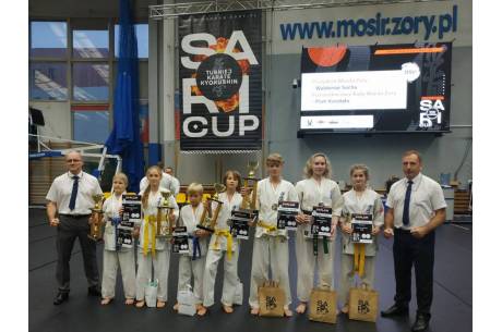 Złote uderzenie! Cieszyński Klub Karate Kyokushin na X Turnieju SARI CUP w Żorach z siedmioma medalami!