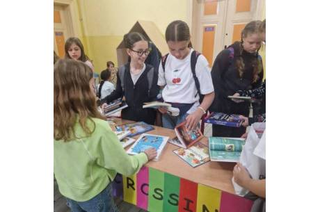 W SPTE UWALNIAMY KSIĄŻKI!